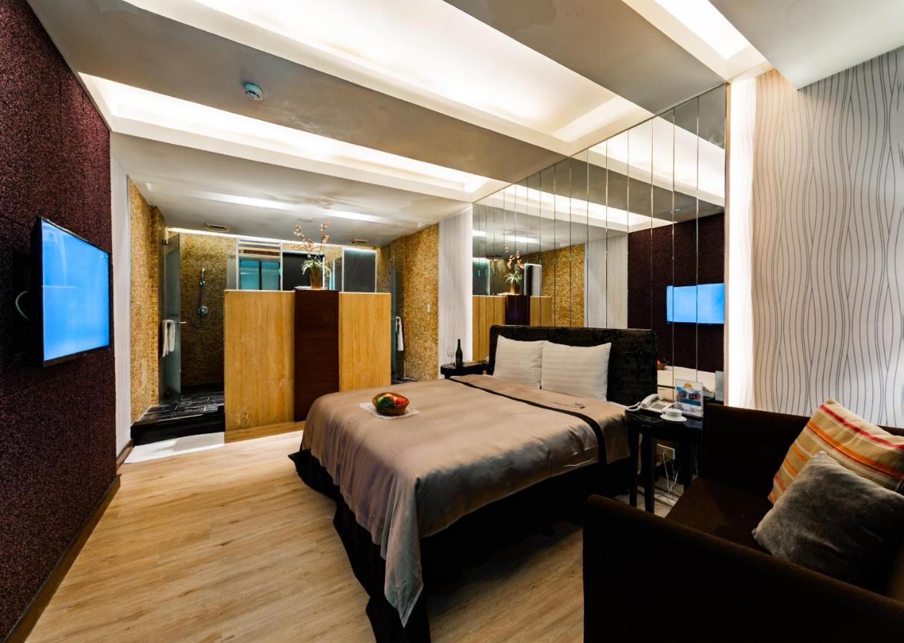 Liti Motel Taichung Exterior photo