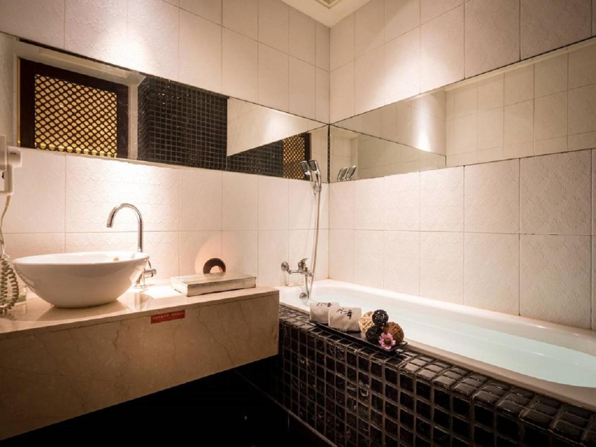 Liti Motel Taichung Exterior photo
