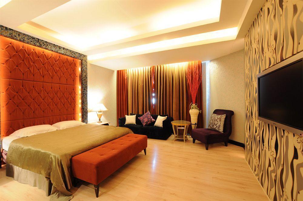 Liti Motel Taichung Exterior photo
