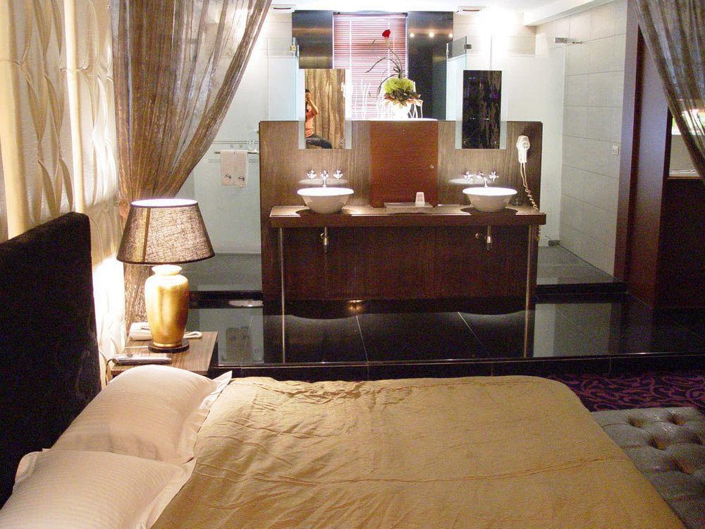 Liti Motel Taichung Exterior photo