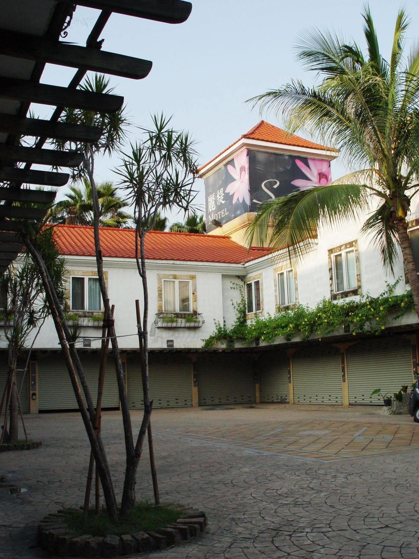 Liti Motel Taichung Exterior photo